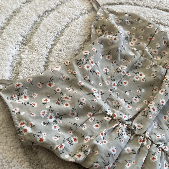 Tank top $5 - Picture 2 of 4